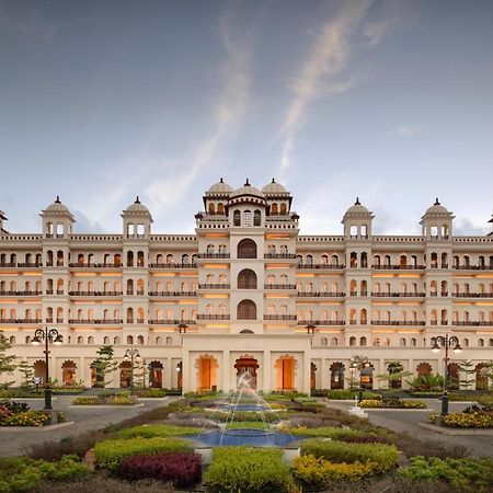 Uday Palace Navsari, A Member Of Radisson Individuals Exterior foto