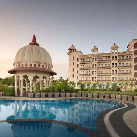 Uday Palace Navsari, A Member Of Radisson Individuals Exterior foto