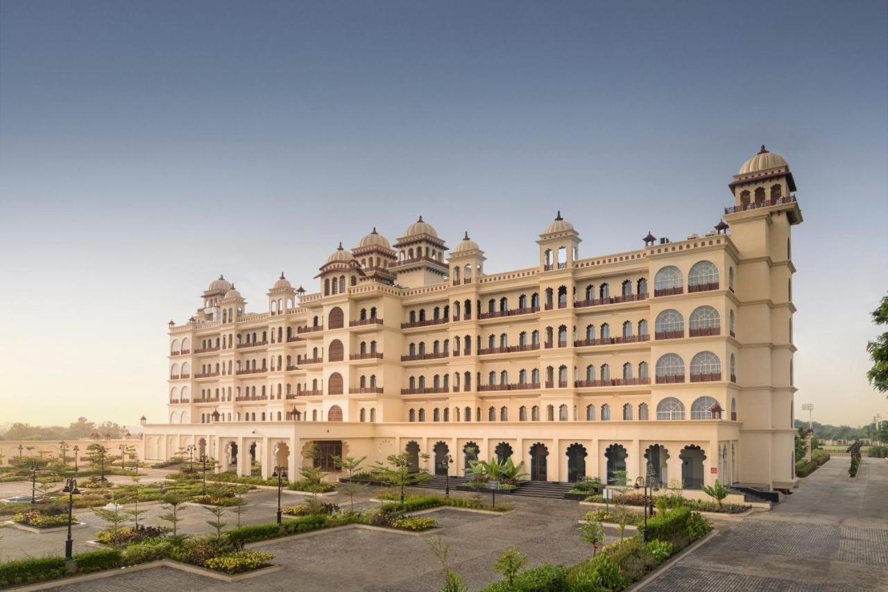 Uday Palace Navsari, A Member Of Radisson Individuals Exterior foto