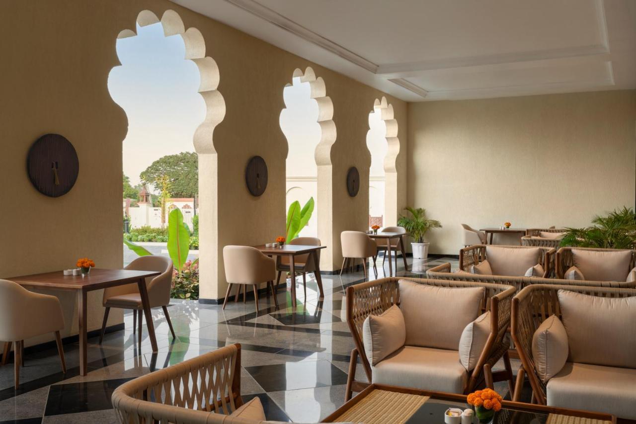 Uday Palace Navsari, A Member Of Radisson Individuals Exterior foto