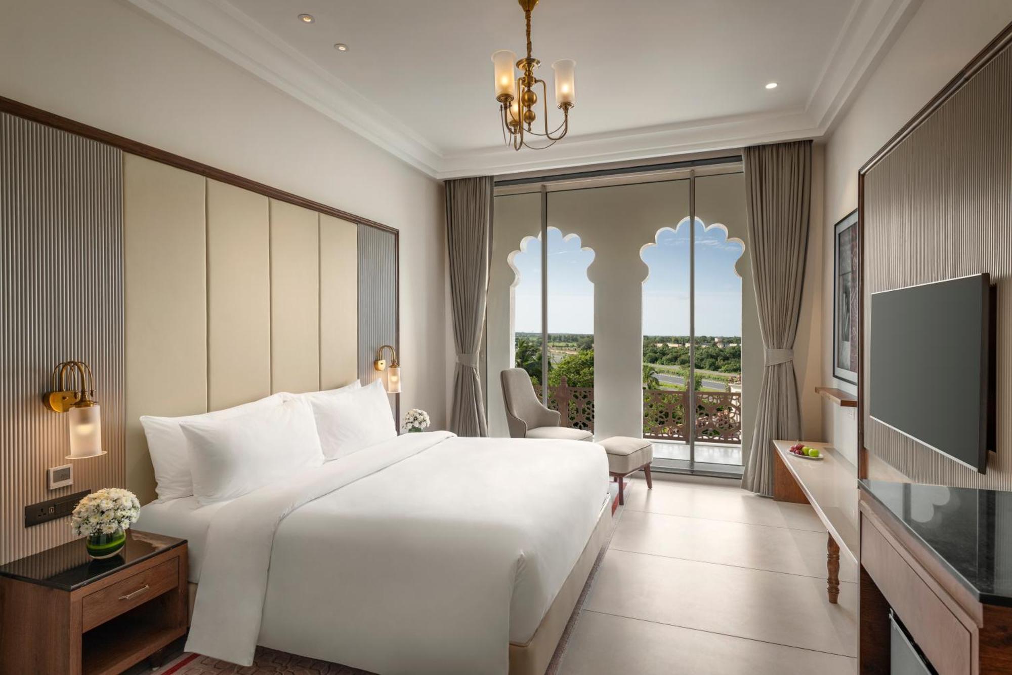 Uday Palace Navsari, A Member Of Radisson Individuals Exterior foto